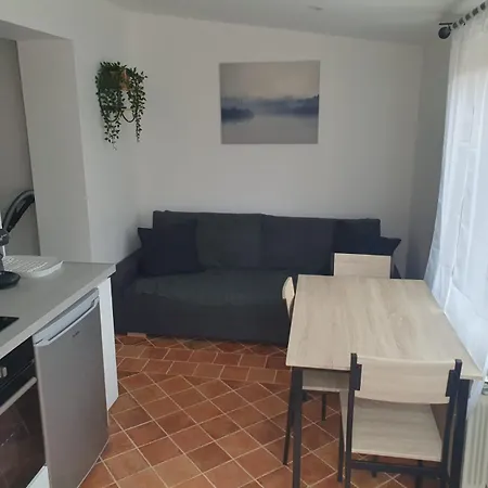 Holiday home Maison Plain Pied Avec Jardin Villeneuve-le-Roi